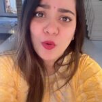 Nidhi Jha Instagram – कृपया गलत फ़ेमी ना पाले🥲😂