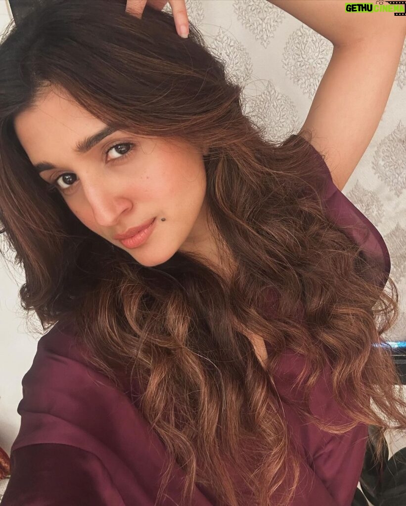 Nidhi Shah Instagram - Love is in the hair 😜