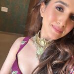 Nidhi Shah Instagram - Aur phir kuch yun hua k, apni he tasweer par dil agaya .. . Styled by @thedotdiary @thedottstyle Outfit by @irrauofficial Jewellery by @aquamarine_jewellery Makeup and hair by - @nishachandnanii Managed by - @diptishinde29