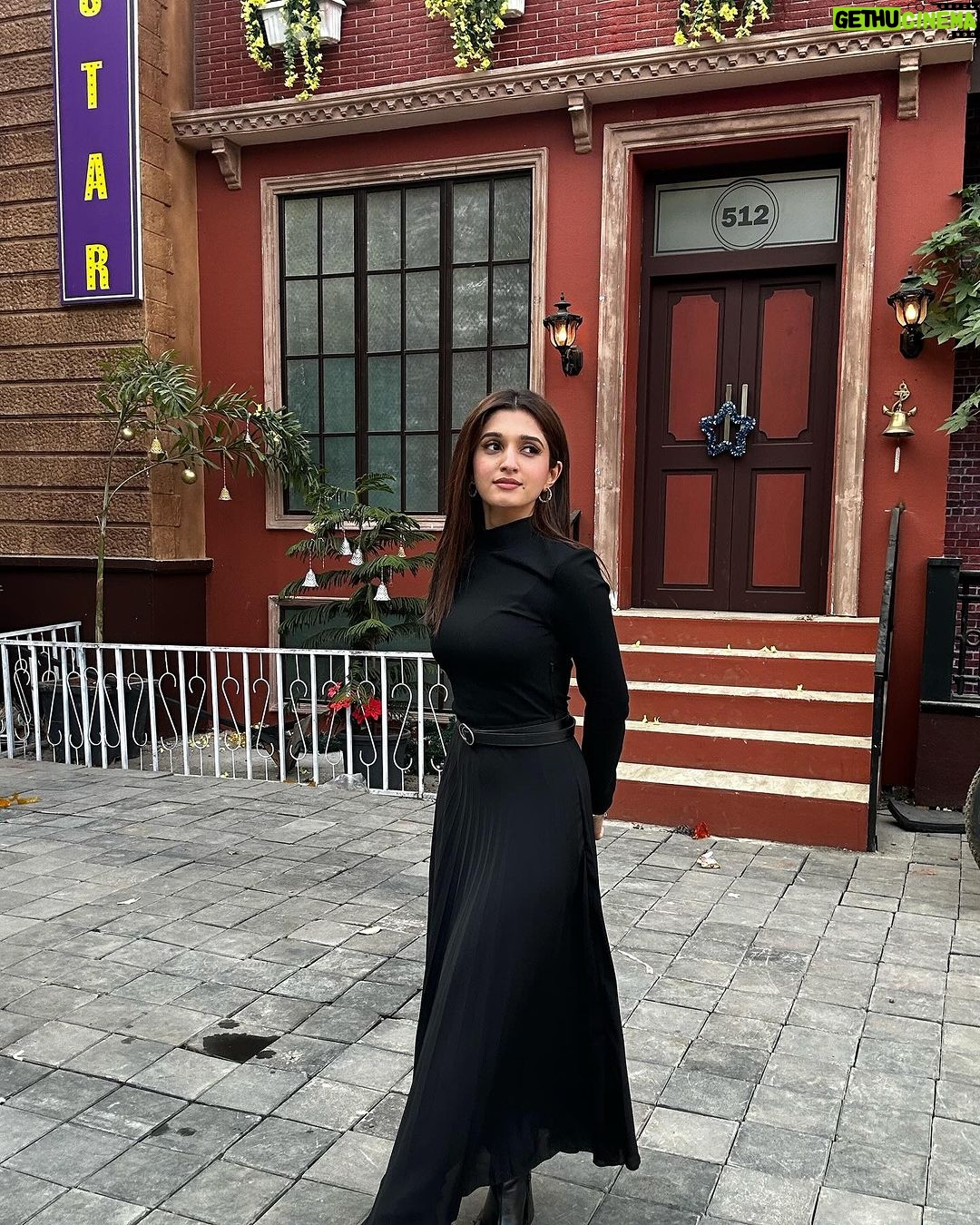 Nidhi Shah Instagram - There's a real nip in the air this morning. . . . . . Stylist - @nishabedii ❤️ Wearing - @zara Boots- @bershka Jewerly - @hm Bracelet - @curiocottagejewelry . . . . . #cozyvibesonly #shootlife #winter #work