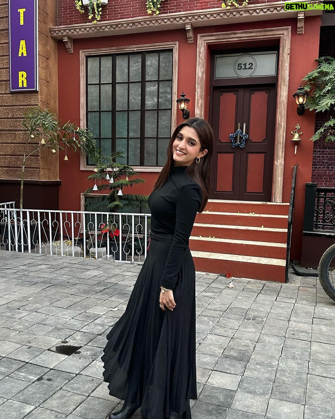 Nidhi Shah Instagram - There's a real nip in the air this morning. . . . . . Stylist - @nishabedii ❤️ Wearing - @zara Boots- @bershka Jewerly - @hm Bracelet - @curiocottagejewelry . . . . . #cozyvibesonly #shootlife #winter #work