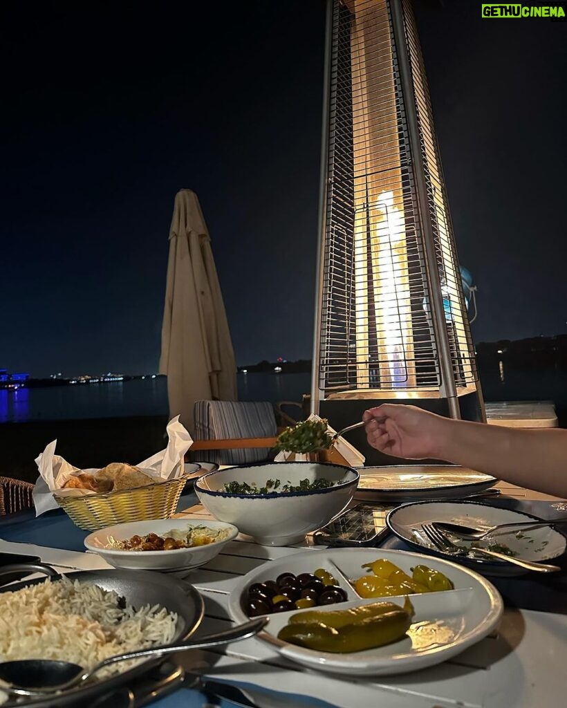 Nidhi Shah Instagram - Beachy Bliss Moments 🫶 The Palm Jumeirah, Dubai, UAE