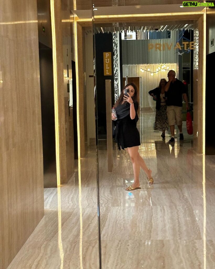 Nidhi Shah Instagram - Beachy Bliss Moments 🫶 The Palm Jumeirah, Dubai, UAE