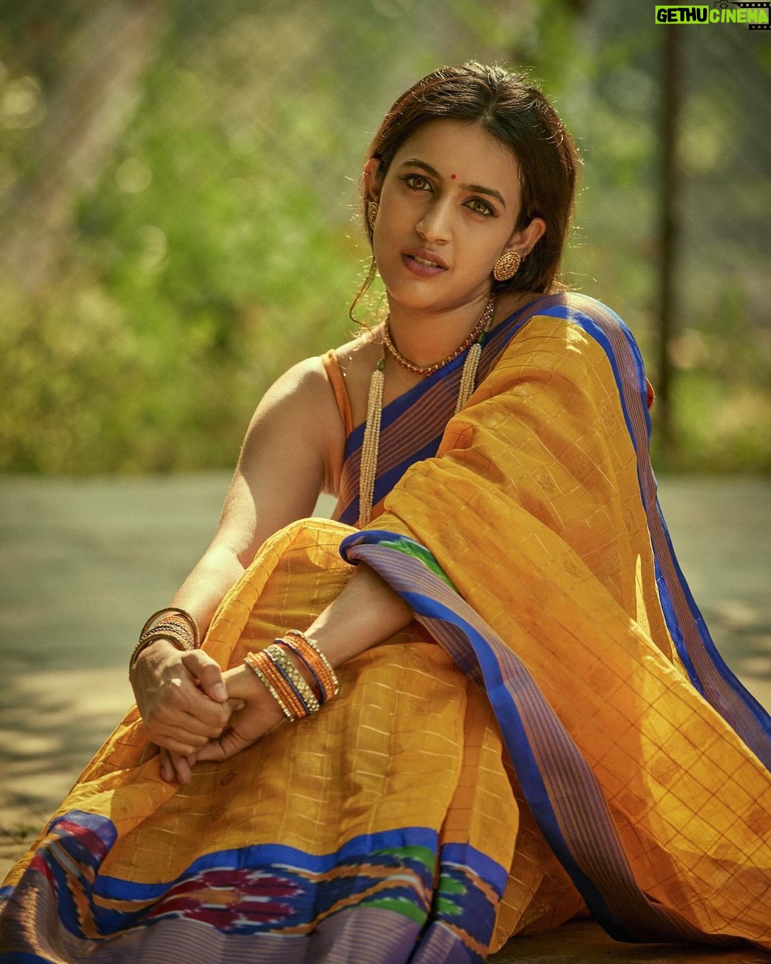 Niharika Konidela Instagram - Celebrating Goddess Skandamata, the mother of lord Karthikeya. The bright yellow signifies motherhood and compassion . Shot by @arifminhaz Styled by @prashantiramesh HMU @ravi_pasupuleti Photo Asst @__azmathajju @thema.rudrani Styling Asst - @phani__reddy