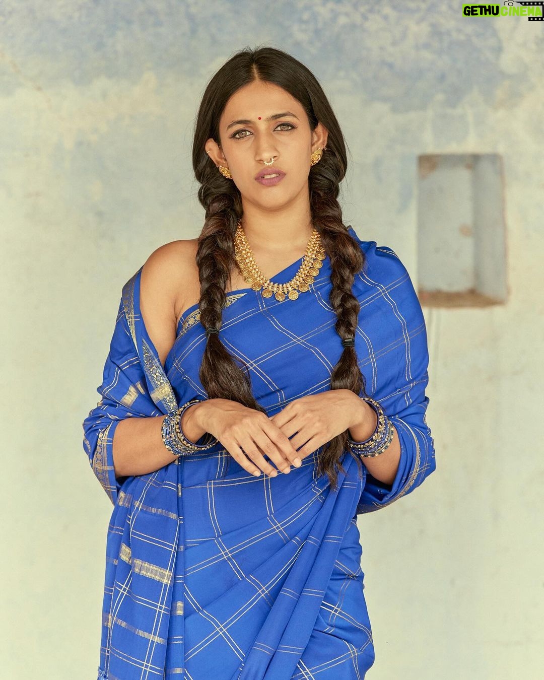Niharika Konidela Instagram - Celebrating Goddess Kushmanda, the creator of the Universe 🌏 Regal blue signifies all creation and radiating strength . Shot by @arifminhaz Styled by @prashantiramesh HMU @ravi_pasupuleti Photo Asst @__azmathajju @thema.rudrani Styling Asst - @phani__reddy