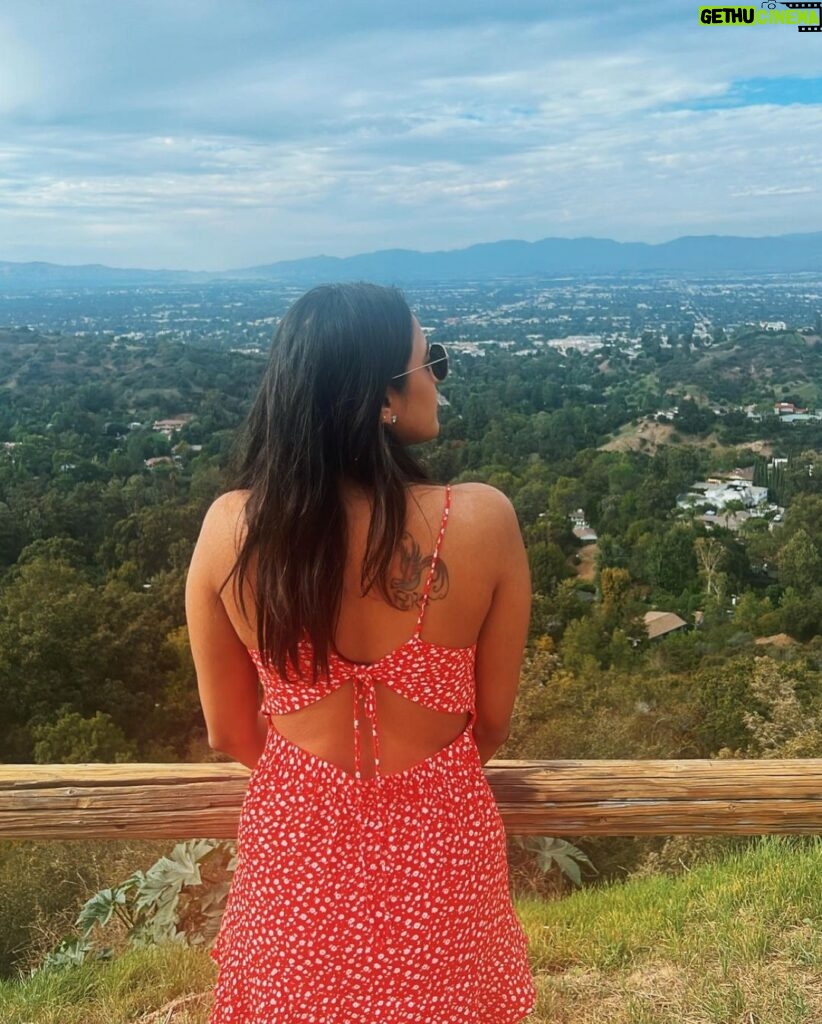 Niharika Konidela Instagram - Sucker for views 🌞 Mullholland Drive Hollywood