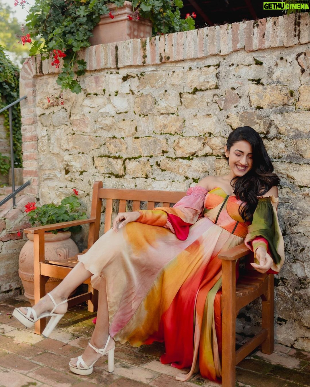 Niharika Konidela Instagram - 🌈 . @ashwin_ash1 @hassankhan_3 @mahimamahajanofficial @alankarmakeupstudio @thehouseontheclouds
