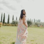 Niharika Konidela Instagram - Swaying to my own song.. 🎶 @ashwin_ash1 @hassankhan_3 @varunchakkilam