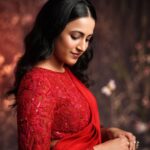 Niharika Konidela Instagram - Feeling a little bit red . . Outfit: @tanva_by_deepika Jewellery : @shopriyaaofficial Styling: @sandhya_sabbavarapu @team_sandhya Styling team: @sunandini_vijjagiri @manisha_manu28 HMU @ravi_pasupuleti Photography: @screamstudiosbyharsha
