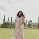 Niharika Konidela Instagram - Swaying to my own song.. 🎶 @ashwin_ash1 @hassankhan_3 @varunchakkilam