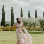 Niharika Konidela Instagram - Swaying to my own song.. 🎶 @ashwin_ash1 @hassankhan_3 @varunchakkilam