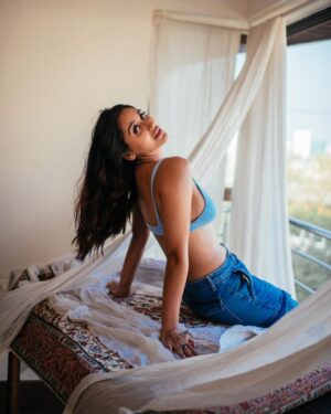 Nikita Dutta Instagram - Chillin 🐳🩵💙