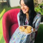 Nikita Dutta Instagram – That time of the year:
Ashtami, halwa-poori-channa, and the happiest me 😬😬😬

No place like home on this day 🩷

#JaiMataDi 😇
.
.
.
Wearing @aachho x @kareenparwani