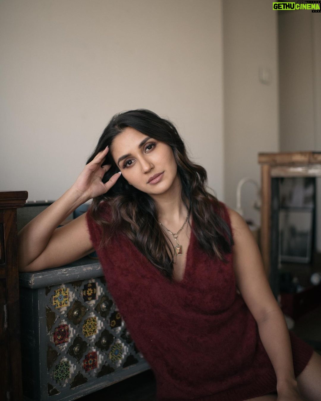 Nikita Dutta Instagram - 🥀🥀🥀 . . . . . . 📸: @bharat_rawail HMU: @mitavaswani @aaliyahussainhairmakeupcreator Styled by @bombaebyaisha
