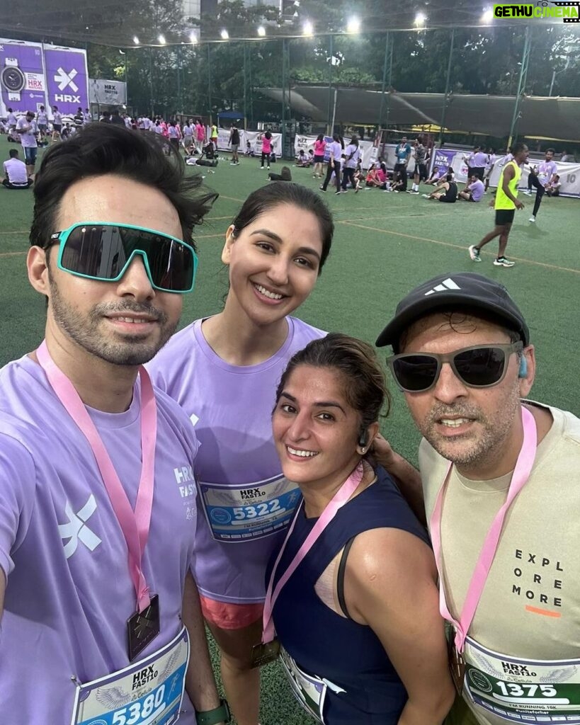 Nikita Dutta Instagram - I haven’t been my fittest this year but I am glad to have started taking baby steps to get back to my earlier self. Flagged off the 10k and attempted my fastest 5k this morning with @hrxbrand Timed at 30.58, I did manage to track my fastest for this year 👻 Thank you for motivating me @hrxrunningsquad @ajay.singh.13 and @rizwanbachav 🤓🏃‍♀️🏃‍♂️ #WeAreAllBornToRun