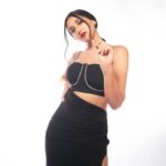 Nikita Dutta Instagram - Matte black with a hint of sparkle kinda energy 🖤 ✨ . . . . 📸: @deepak_das_photography Make up: @poonamsrv Hair: @guddetisavvy Styled by @vidyulaa Assisted by @fpramod Wearing @ranbirmukherjeeofficial Earrings by @houseofmitti