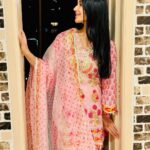 Nikita Dutta Instagram - Diwali at home included cleaning, lighting, decorating, praying and dealing with the dilemma of choosing between ladoo and kaju katli. . P.S. I had plenty of both 😬✌️ . . Wearing @maayera_jaipur @kareenparwani
