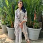 Nikita Dutta Instagram - Laddu peela colour is passé. Entering the diwali week with kaju katli colour 👻 . . . . Wearing: @shopmulmul HMU: @hairandmakeupbypinks 📸: @janviiishettyyy