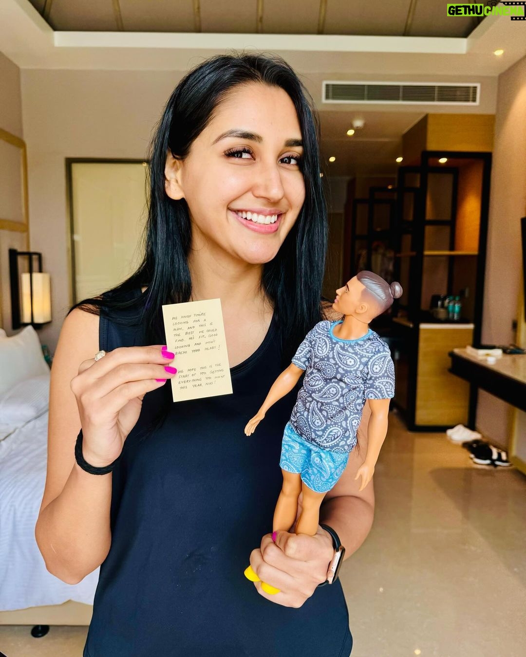 Nikita Dutta - 157K Likes - Goa weekending 🏝️ 🌅 🥂
