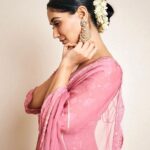 Nikita Dutta Instagram - Currently only choosing what makes my heart bloom 🩷🌸 . . . . . 📸: @saurabh_sonkar Styled by:@kareenparwani Outfit: @ahiclothing @sonyashaikh HMU: @dellsi.mody @hairstylebysudha