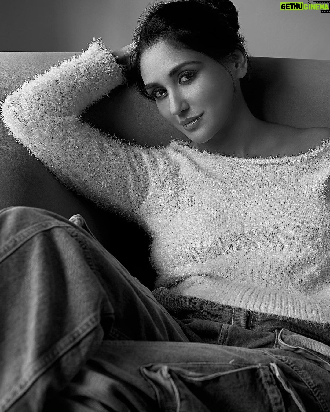 Nikita Dutta Instagram - It’s never just black and white. Plenty of Greys in between. 🖤🩶🤍 . . . . 📸: @atulkasbekar Assisted by @rahulsawant Make up: @amrinmukhimua Hair: @hairbyprem Styled by @malvika_tater
