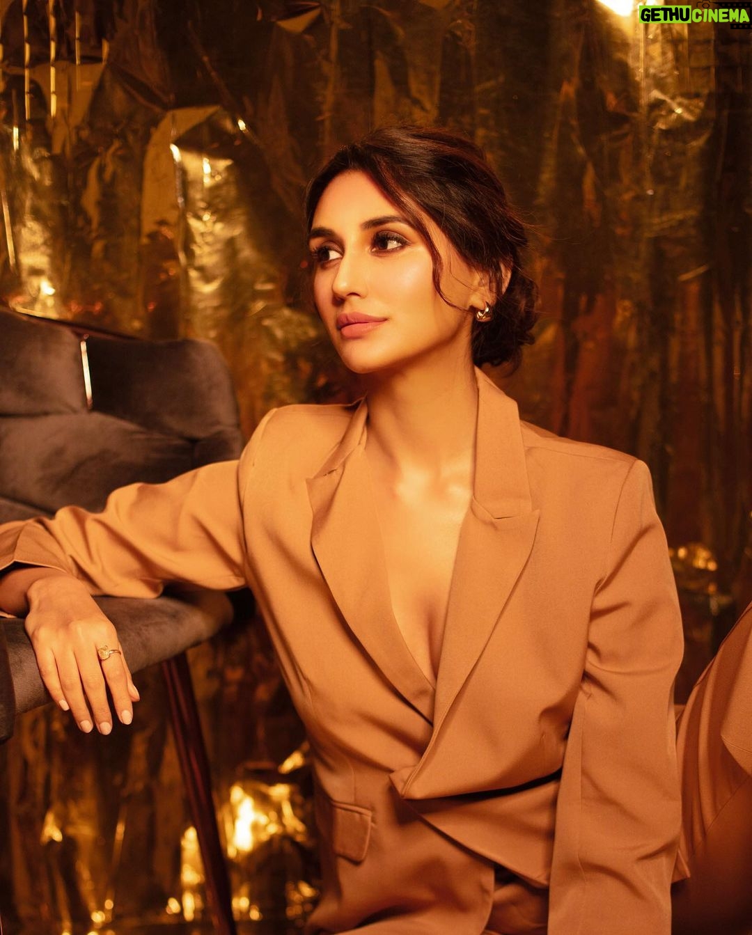 Nikita Dutta Instagram - Brown M̷u̷n̷d̷e̷ kudi 🎶🤎 . . . . . . . Produced by @hicelebmagazine Published by @hicelebmagazine Shot by @a.rrajaniphotographer Styled by @sushmita_makhija @styledbysush Outfit by @saltattire Earrings by @minador_jewels Fashion assistant: @siddhidbhandari Make up: @makeupsalonij Hair: @chettiarqueensly Managaed by @janviiishettyyy