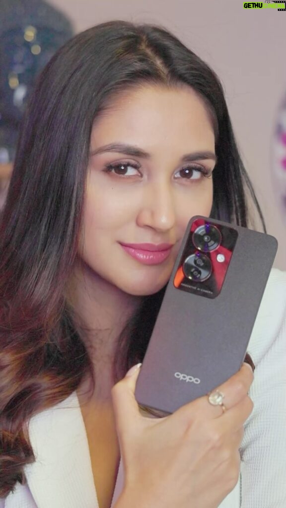 Nikita Dutta Instagram - Flaunting dance moves becomes an art form with the #OPPOF25Pro5G. Think you can keep up? Recreate the signature dance step and stand a chance to win this amazing phone! Steps to participate in the contest: Step 1: Do the signature move using ’#BornToFlaunt - Neend Churai Meri (Remix)’ as the reel audio Step 2: Share your video with #OPPOF25PRO5G & #BornToFlaunt & tag @OPPOIndia