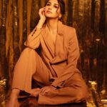 Nikita Dutta Instagram - Brown M̷u̷n̷d̷e̷ kudi 🎶🤎 . . . . . . . Produced by @hicelebmagazine Published by @hicelebmagazine Shot by @a.rrajaniphotographer Styled by @sushmita_makhija @styledbysush Outfit by @saltattire Earrings by @minador_jewels Fashion assistant: @siddhidbhandari Make up: @makeupsalonij Hair: @chettiarqueensly Managaed by @janviiishettyyy