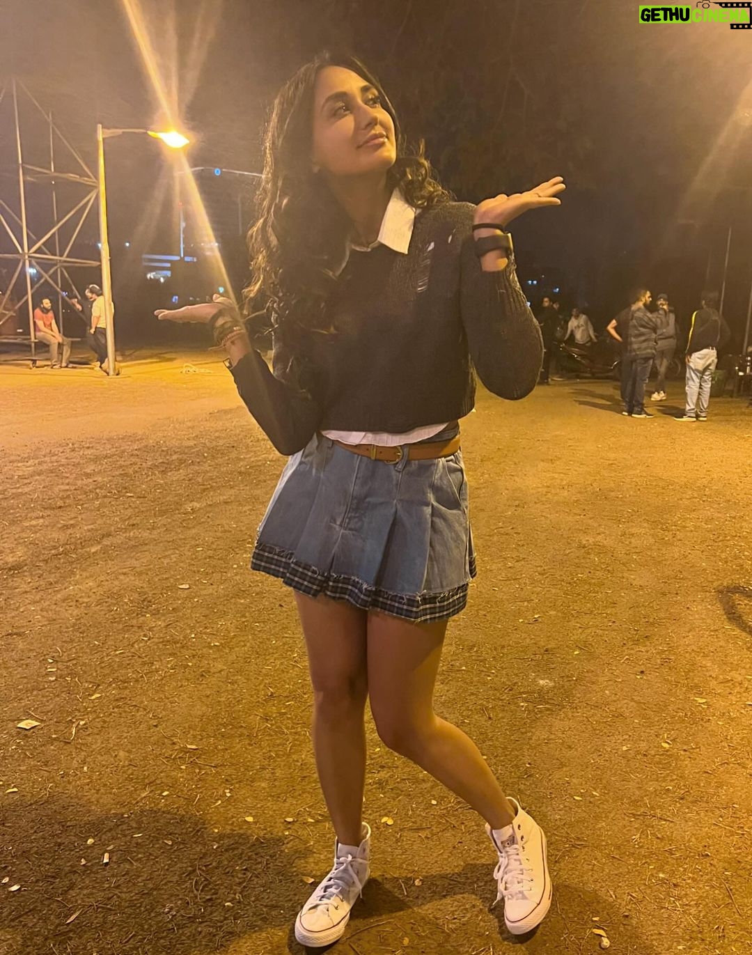 Nikita Dutta Instagram - Swipe for some Rishika energy this morning. These images only remind me of what a roller coaster ride it has been. I have experienced so many emotions on this set. A heartfelt note of gratitude to @bejoynambiar for seeing a Rishika in me. 🥲🩷 Special mention to @priyalahon and @gopikagulwadi for managing to make me look my most different self on camera. 🩷💪 . . . . #Dange is out in cinemas near you. Go watch it if you haven’t yet! 🫶👊