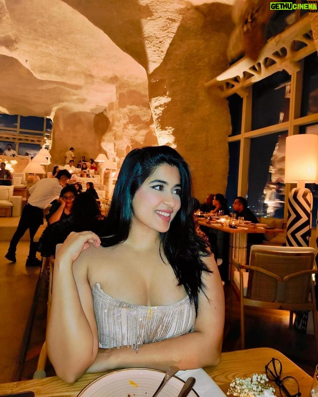Nikita Sharma Instagram - Blurry Mumbai nights ♥️