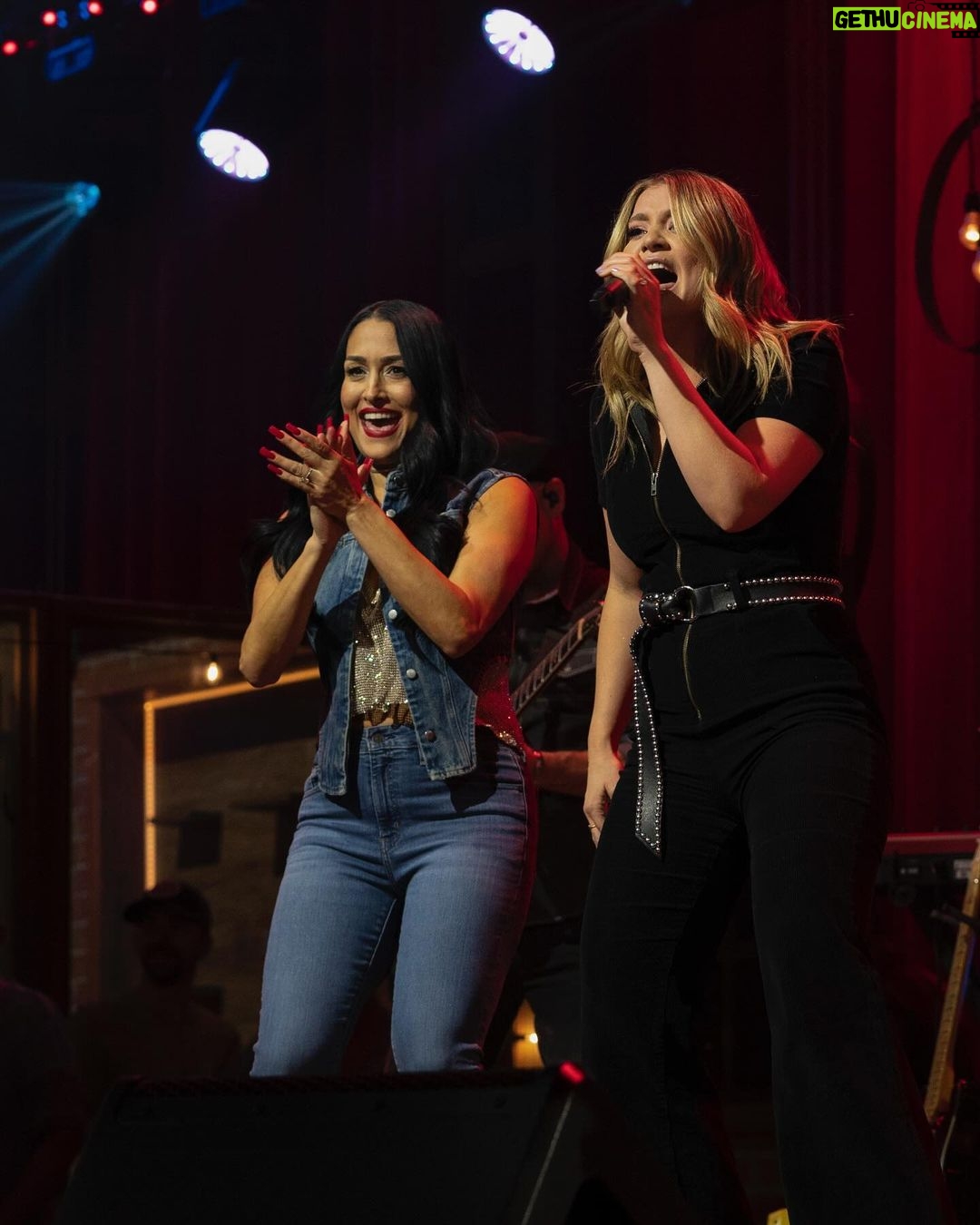 Nikki Garcia Instagram - When I tell you I have the coolest job in the worldโฆ I really do! ๐ฅน๐๐ผ๐ Canโt tell you how lucky I feel to host this show! Especially with two incredibly genuine and cool icons @blakeshelton & @carsondaly !! ๐ค ๐ป๐ค ๐งฒ We are less than 30 mins away from the SEASON FINALE of @barmageddonusa and we have one of the coolest and most fun woman in country music today taking Blake on tonight @laurenalaina !!! We all had SO much fun!! Tune in! Or if youโre headed to bed set those DVRโs! 11pm EST only on @usanetwork ๐๐๐๐ Want to send some love to the entire Barmageddon fam! They made one incredible season! Love working with this team! Not only is everyone so cool and fun, they all work so damn hard! Hereโs to all of you behind the scenes! ๐๐ปโค๏ธโ๐ฅ