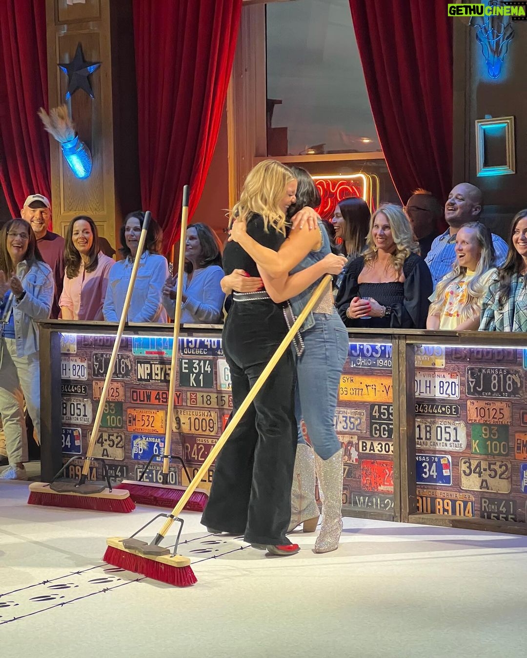 Nikki Garcia Instagram - When I tell you I have the coolest job in the worldโฆ I really do! ๐ฅน๐๐ผ๐ Canโt tell you how lucky I feel to host this show! Especially with two incredibly genuine and cool icons @blakeshelton & @carsondaly !! ๐ค ๐ป๐ค ๐งฒ We are less than 30 mins away from the SEASON FINALE of @barmageddonusa and we have one of the coolest and most fun woman in country music today taking Blake on tonight @laurenalaina !!! We all had SO much fun!! Tune in! Or if youโre headed to bed set those DVRโs! 11pm EST only on @usanetwork ๐๐๐๐ Want to send some love to the entire Barmageddon fam! They made one incredible season! Love working with this team! Not only is everyone so cool and fun, they all work so damn hard! Hereโs to all of you behind the scenes! ๐๐ปโค๏ธโ๐ฅ