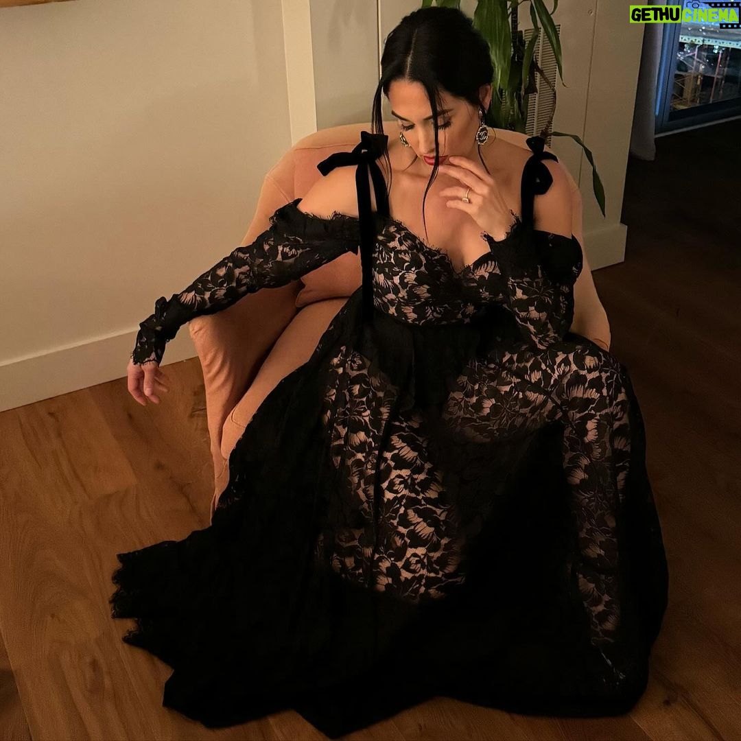 Nikki Garcia Instagram - AMAZON MGM STUDIOS VANITY FAIR PARTY Fun evening surrounded by incredibly talented people. Excited to present 3 Emmys tonight for 3 incredible categories at the Creative Arts Emmys! Good luck to everyone tonight and at the Golden Globes! Congrats to everyone who won last night as well! ๐โจ๐ค @nataliesaidi you created magic with only a few hours to find a dress! Love you! Canโt wait for tonight as well! Youโre the best! ๐ Glam by @honeybeileen & @cayleejolene And give up for Honey Bโs hubby Stevie @steilimagestudios on taking those first few pics ๐๐ผ