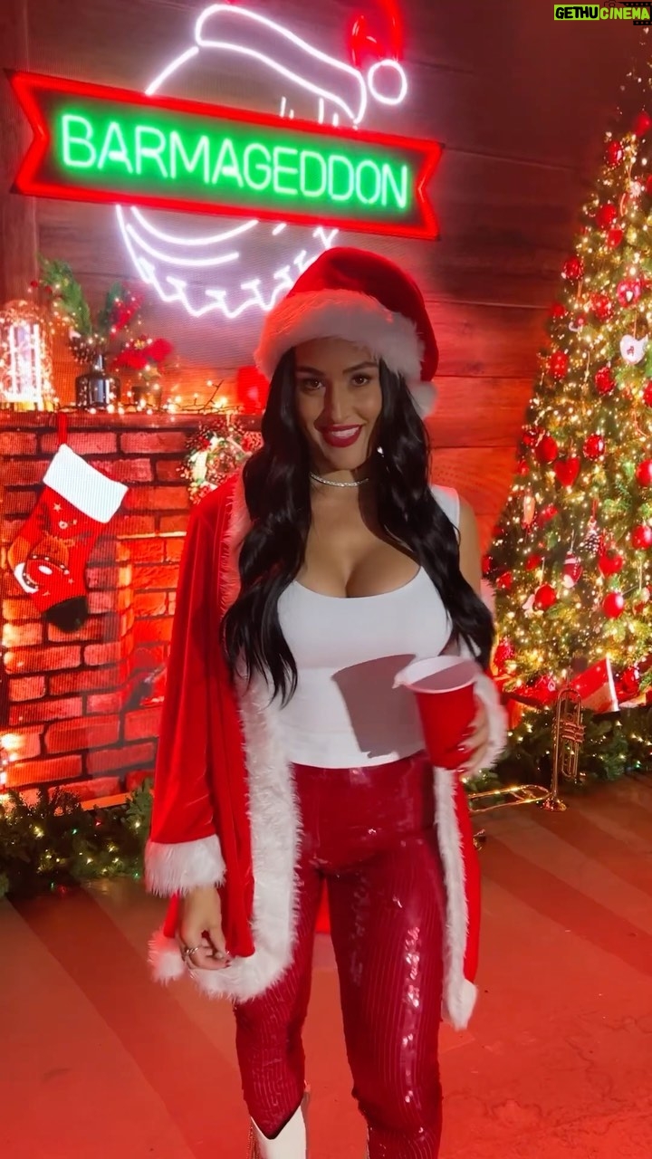 Nikki Garcia Instagram - Season’s greetings! 🌟 Santa Shelton is coming to town in the #Barmageddon Holiday Bartacular, MONDAY at 11/10c on @USANetwork!