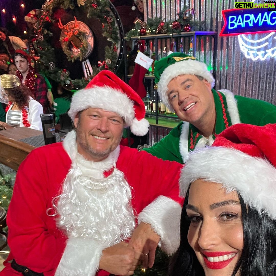 Nikki Garcia Instagram - CHRISTMAS is coming early! Start your holiday season off right with Blake Sheltonโs Holiday Bartacular!! Airing TONIGHT right after The Voice on @nbc! Barmageddon gets its holiday on! You donโt want to miss it!! @blakeshelton takes on @icet ๐
๐ป๐ป๐๐ง๐ปโ๐ #barmageddon #thevoice #nbc #christmas #holidayspirit
