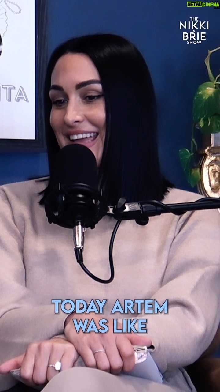 Nikki Garcia Instagram - lol @theartemc Ok maybe Matteo gets his sweet tooth from me 🤷🏻♀️ Great episode today on the @thenikkiandbrieshow @brie and I dive in deep about living in the moment and being present. And next post will be EMMYS vibes! 💋