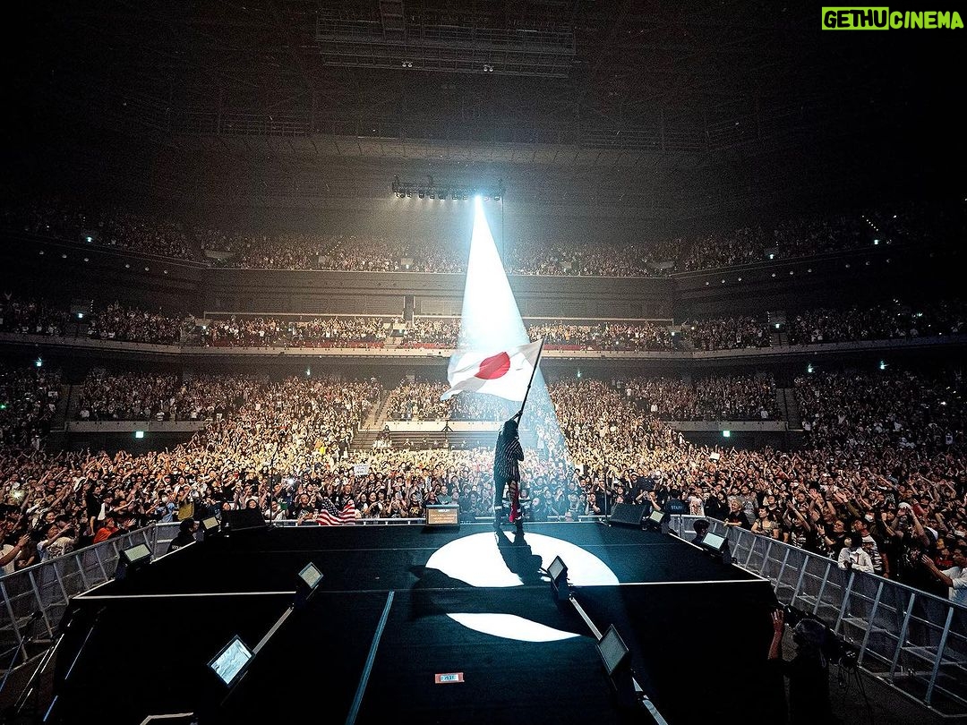 Nikki Sixx Instagram - Thank you Japan for welcoming us back…First time we were here was in 1985.So many amazing memories. 私たちはあなたを愛してます ♥️🇯🇵❤️ foto by @rosshalfin Tokyo Japan