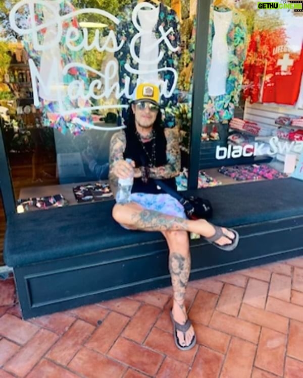 Nikki Sixx Instagram - Lots of recharging and family time.May is coming up fast.