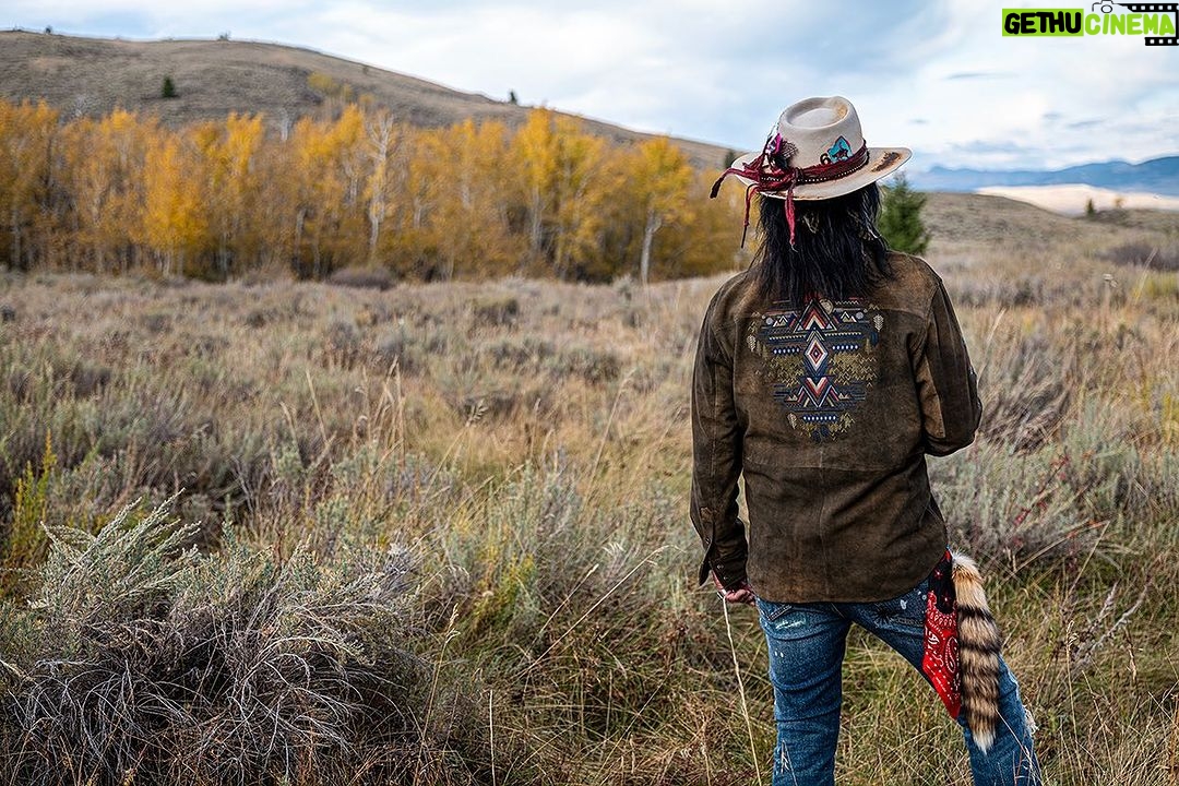 Nikki Sixx Instagram - Always been a favorite time of year for me. Football season has kicked off just as the leaves start to fall and we prepare for winter here in Jackson. Had a great day with @how2girl shooting out on our property. @leica_camera π π π£ π Jackson, Wyoming