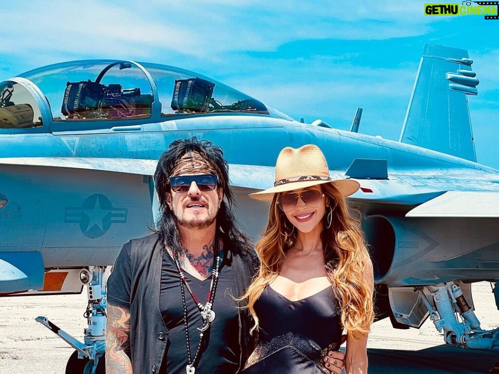 Nikki Sixx Instagram - Every since I became a fighter pilot I’ve been pulling hot chicks. @how2girl El Paso, Texas