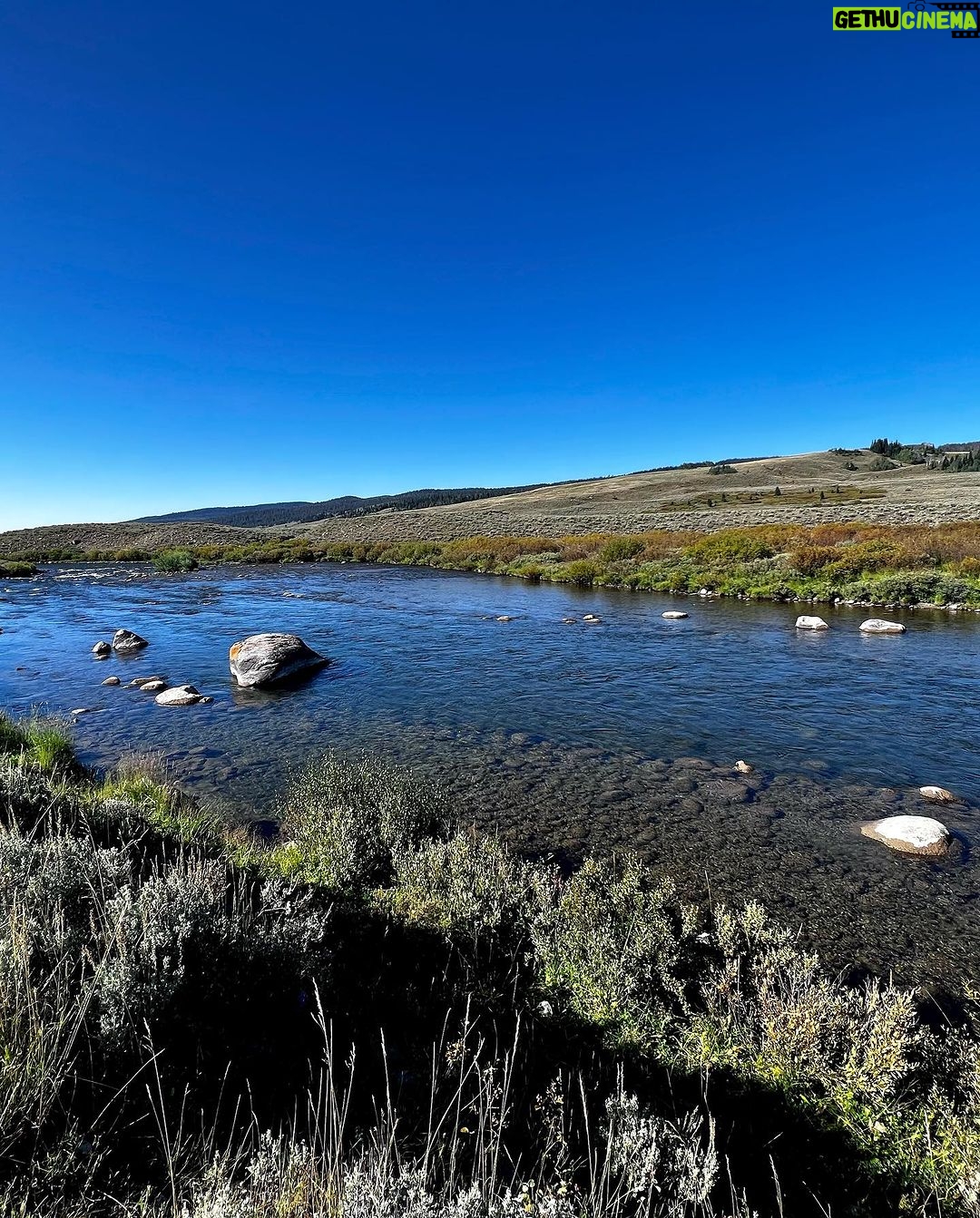 Nikki Sixx Instagram - Up on the Green River today with my friend Neal…Beautiful drive and great day fishing….#Wyoming 🎣 Green River Lake Wyoming