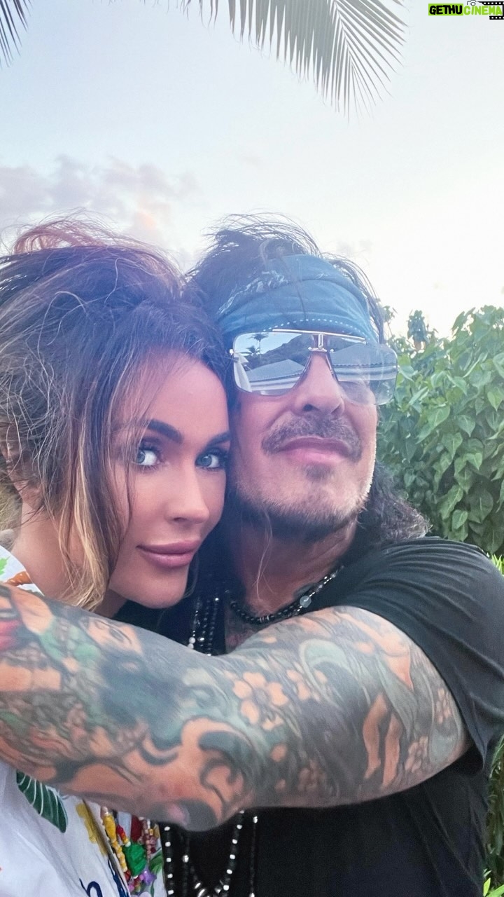 Nikki Sixx Instagram - Ruby learned this French song this week. She’s been singing it everyday and learning new words in French. Love my little family.