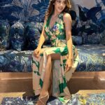 Nikki Tamboli Instagram – Are you in love with my AURA…???🌵💚🌹 
.
.
.
.
.
.
.
.
.
.
.
.
Outfit: @mandirawirkhq 
.
.
.
#green #vibe #floral #goa