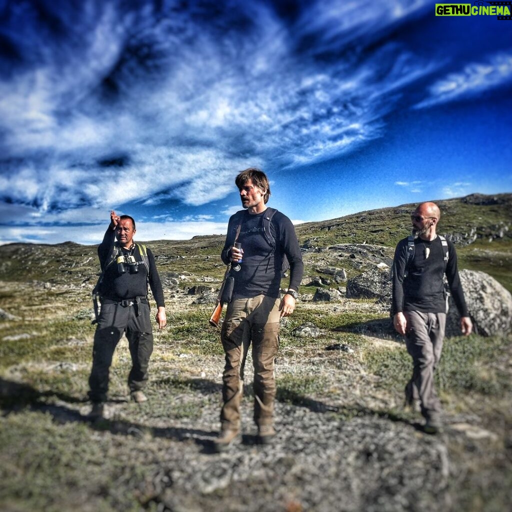 Nikolaj Coster-Waldau Instagram - Trying to get to the airport after incredible month up north #greenland #backtothe(un)realworld