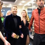 Nikolay Baskov Instagram - Премия «Шансон года» в Кремле за дуэт с Королевой жанра Любовью Успенской «Большая любовь»! @gutserievmedia.official @uspenskayalubov_official @radioshansonfm