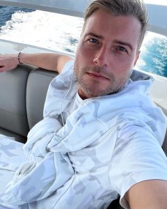 Nikolay Baskov Instagram - Пора домой 💥🚀