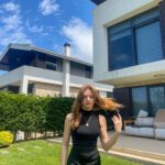 Nilsu Berfin Aktaş Instagram - Güneş bana göz kırptı ben ona bakamadım 🌞