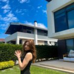 Nilsu Berfin Aktaş Instagram - Güneş bana göz kırptı ben ona bakamadım 🌞