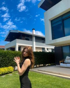 Nilsu Berfin Aktaş Instagram - Güneş bana göz kırptı ben ona bakamadım 🌞