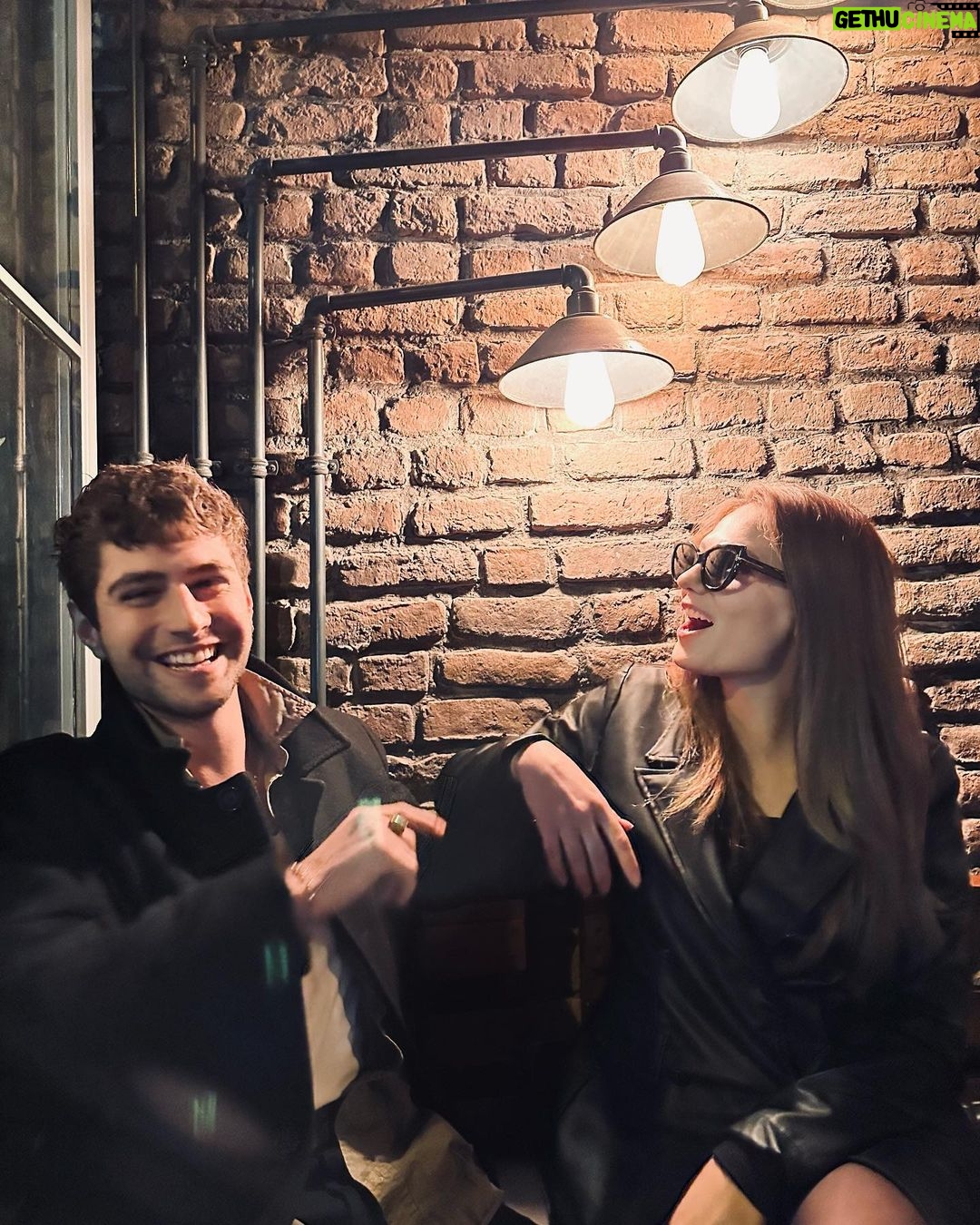 Nilsu Berfin Aktaş Instagram - Sen de kazanacan ben de kazanacam bacı gardaaşşşş (Sona doğru denize laf anlatmaya çalışıyorum ama anlamıyor.)